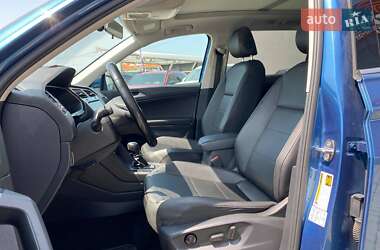 Позашляховик / Кросовер Volkswagen Tiguan 2018 в 