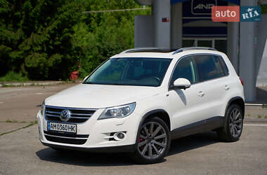 Внедорожник / Кроссовер Volkswagen Tiguan 2010 в Бердичеве