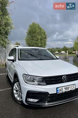 Внедорожник / Кроссовер Volkswagen Tiguan 2017 в Днепре