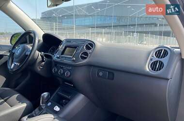 Внедорожник / Кроссовер Volkswagen Tiguan 2015 в 