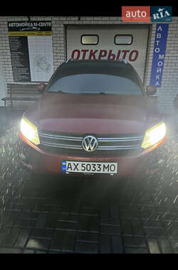 Внедорожник / Кроссовер Volkswagen Tiguan 2011 в Харькове