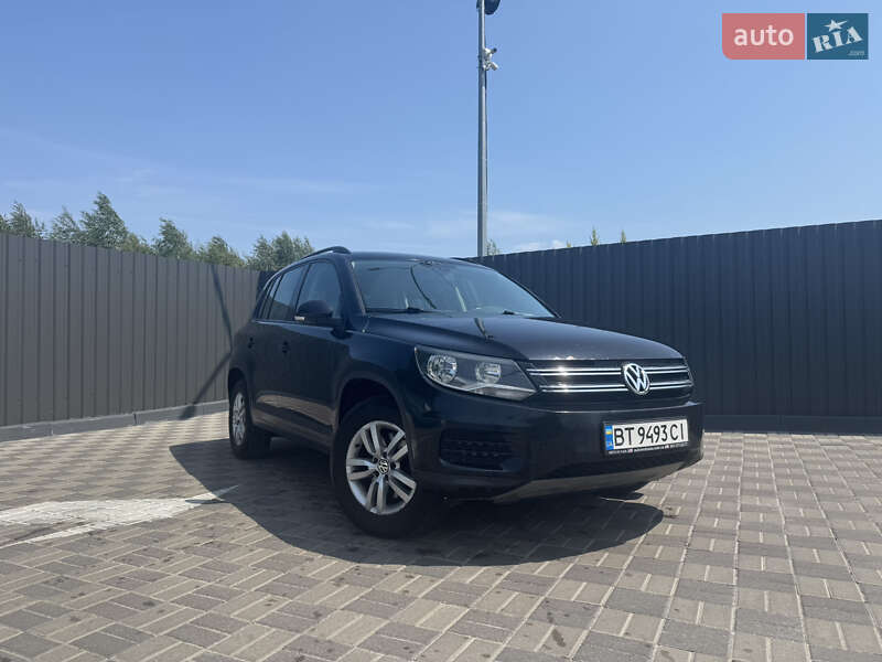 Внедорожник / Кроссовер Volkswagen Tiguan 2016 в 