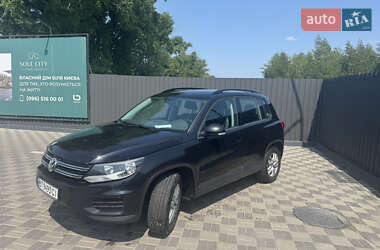 Внедорожник / Кроссовер Volkswagen Tiguan 2016 в 