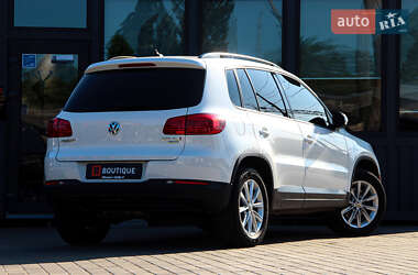 Внедорожник / Кроссовер Volkswagen Tiguan 2012 в 