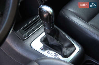Внедорожник / Кроссовер Volkswagen Tiguan 2012 в 