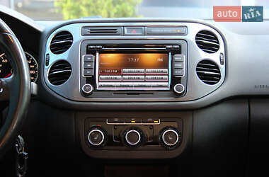 Внедорожник / Кроссовер Volkswagen Tiguan 2012 в 