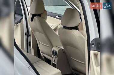 Позашляховик / Кросовер Volkswagen Tiguan 2013 в 