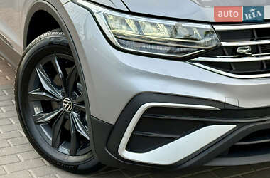 Позашляховик / Кросовер Volkswagen Tiguan 2023 в 