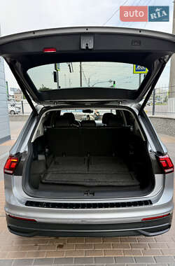 Позашляховик / Кросовер Volkswagen Tiguan 2023 в 