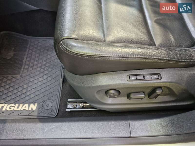 Внедорожник / Кроссовер Volkswagen Tiguan 2016 в Чернигове