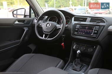 Внедорожник / Кроссовер Volkswagen Tiguan 2018 в 