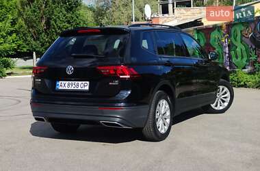 Позашляховик / Кросовер Volkswagen Tiguan 2017 в 
