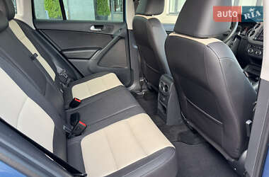 Внедорожник / Кроссовер Volkswagen Tiguan 2016 в 
