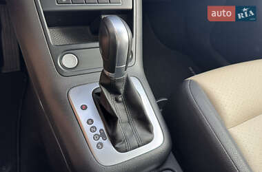 Внедорожник / Кроссовер Volkswagen Tiguan 2016 в 