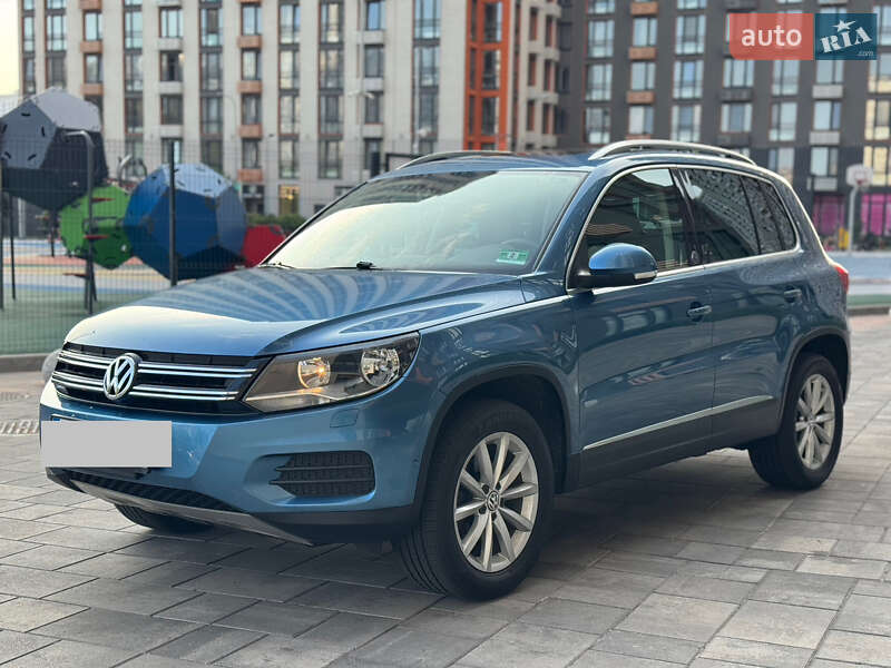 Внедорожник / Кроссовер Volkswagen Tiguan 2016 в 