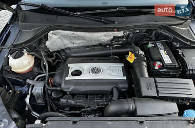Позашляховик / Кросовер Volkswagen Tiguan 2012 в 