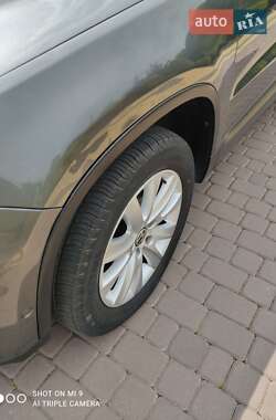 Внедорожник / Кроссовер Volkswagen Tiguan 2011 в 
