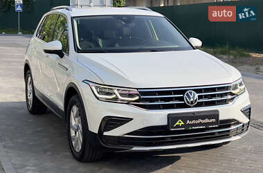 Внедорожник / Кроссовер Volkswagen Tiguan 2021 в 