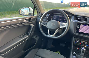 Внедорожник / Кроссовер Volkswagen Tiguan 2021 в 