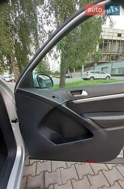 Внедорожник / Кроссовер Volkswagen Tiguan 2014 в 