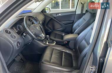 Внедорожник / Кроссовер Volkswagen Tiguan 2015 в 