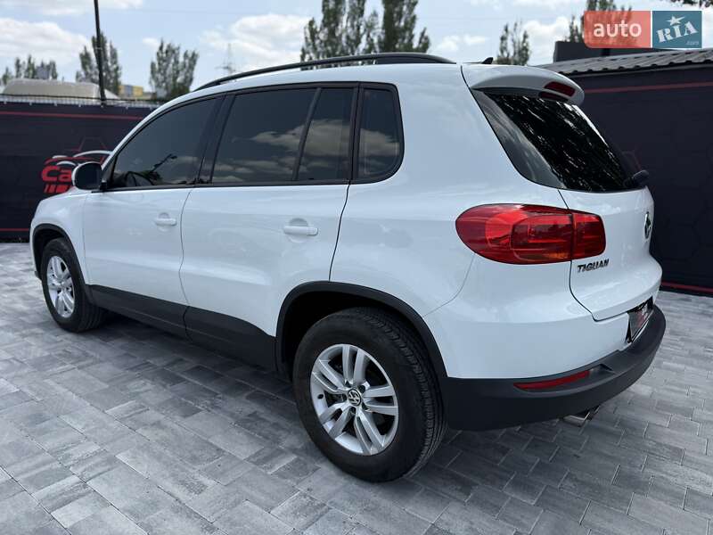 Внедорожник / Кроссовер Volkswagen Tiguan 2016 в Днепре