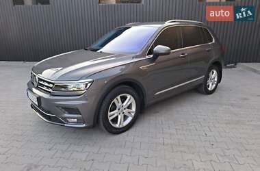Внедорожник / Кроссовер Volkswagen Tiguan 2017 в Виннице