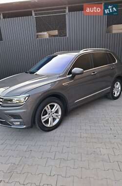 Внедорожник / Кроссовер Volkswagen Tiguan 2017 в Виннице