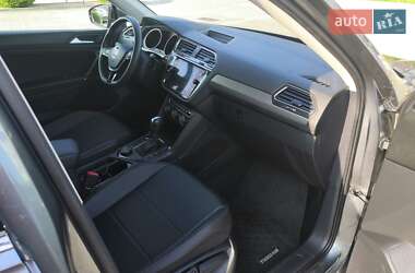 Внедорожник / Кроссовер Volkswagen Tiguan 2020 в 