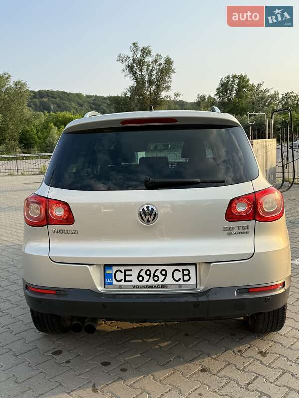 Внедорожник / Кроссовер Volkswagen Tiguan 2011 в Черновцах