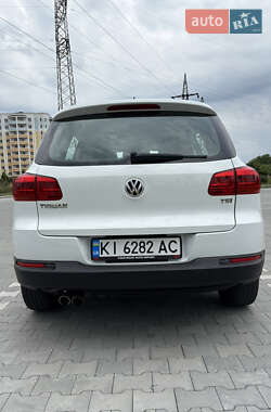 Внедорожник / Кроссовер Volkswagen Tiguan 2016 в 