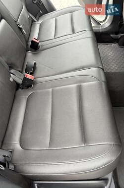 Внедорожник / Кроссовер Volkswagen Tiguan 2016 в 