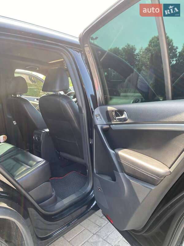 Внедорожник / Кроссовер Volkswagen Tiguan 2014 в Ивано-Франковске