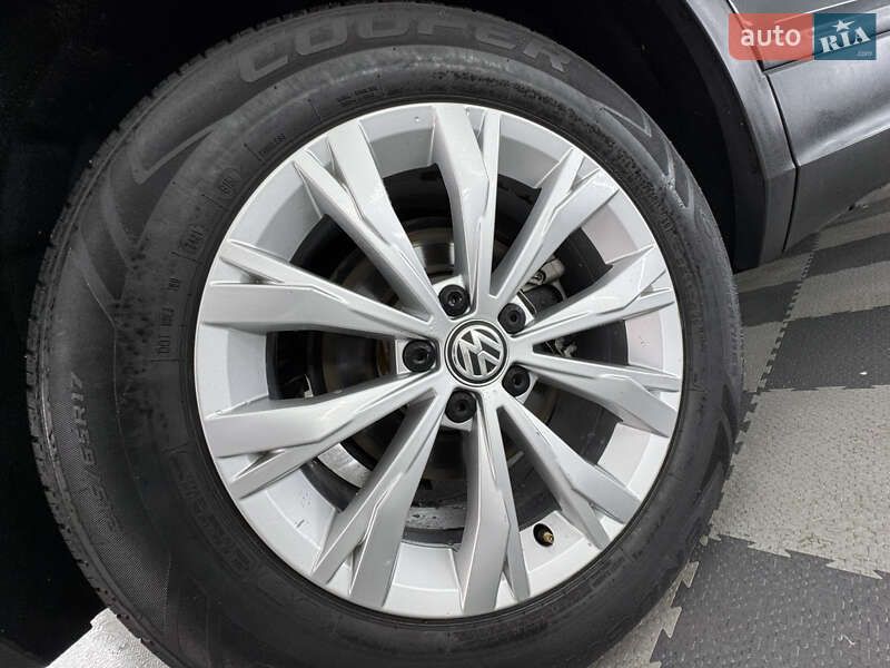 Внедорожник / Кроссовер Volkswagen Tiguan 2019 в Трускавце