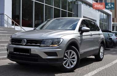 Внедорожник / Кроссовер Volkswagen Tiguan 2016 в Одессе