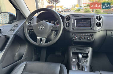 Внедорожник / Кроссовер Volkswagen Tiguan 2016 в 