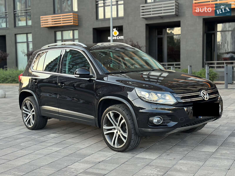 Внедорожник / Кроссовер Volkswagen Tiguan 2016 в 