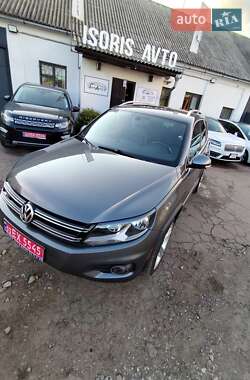 Внедорожник / Кроссовер Volkswagen Tiguan 2016 в 