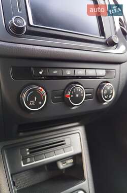 Внедорожник / Кроссовер Volkswagen Tiguan 2016 в 