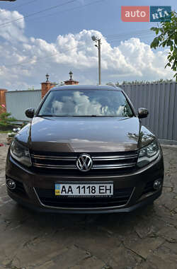 Внедорожник / Кроссовер Volkswagen Tiguan 2012 в 