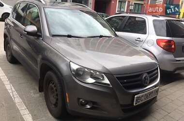 Внедорожник / Кроссовер Volkswagen Tiguan 2011 в 