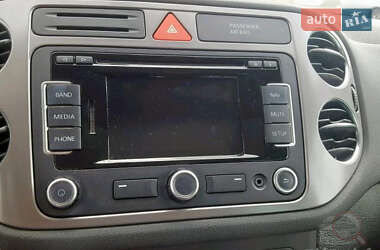 Внедорожник / Кроссовер Volkswagen Tiguan 2011 в 