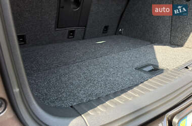 Внедорожник / Кроссовер Volkswagen Tiguan 2012 в 