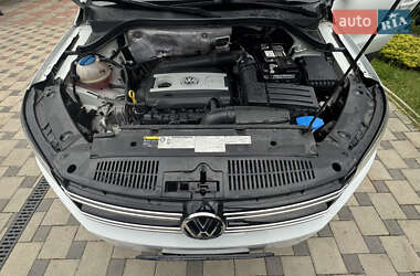 Внедорожник / Кроссовер Volkswagen Tiguan 2017 в 