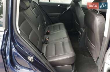 Внедорожник / Кроссовер Volkswagen Tiguan 2015 в 