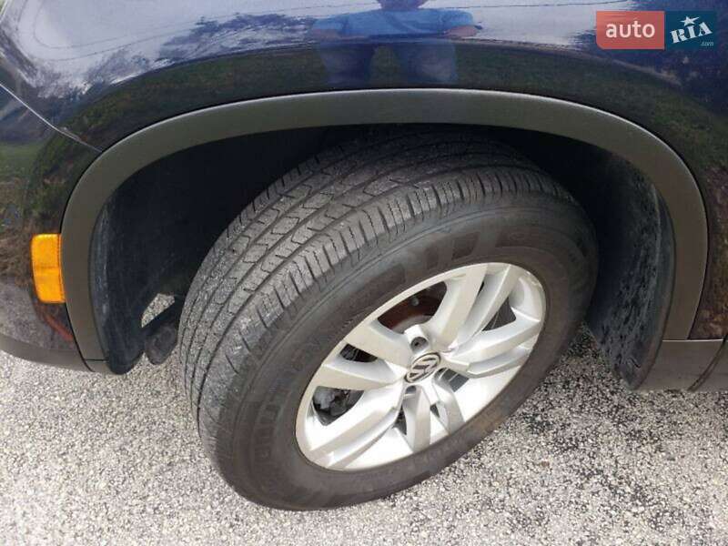 Внедорожник / Кроссовер Volkswagen Tiguan 2015 в Киеве
