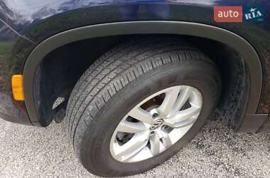 Внедорожник / Кроссовер Volkswagen Tiguan 2015 в 
