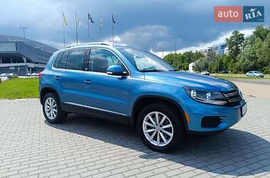 Внедорожник / Кроссовер Volkswagen Tiguan 2016 в 