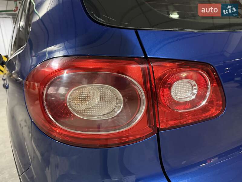 Внедорожник / Кроссовер Volkswagen Tiguan 2010 в Киеве