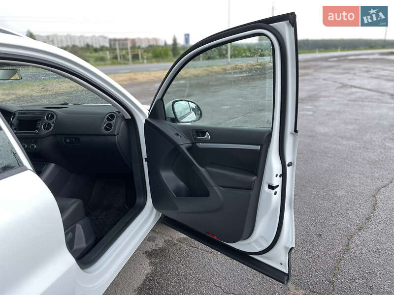 Позашляховик / Кросовер Volkswagen Tiguan 2014 в Харкові